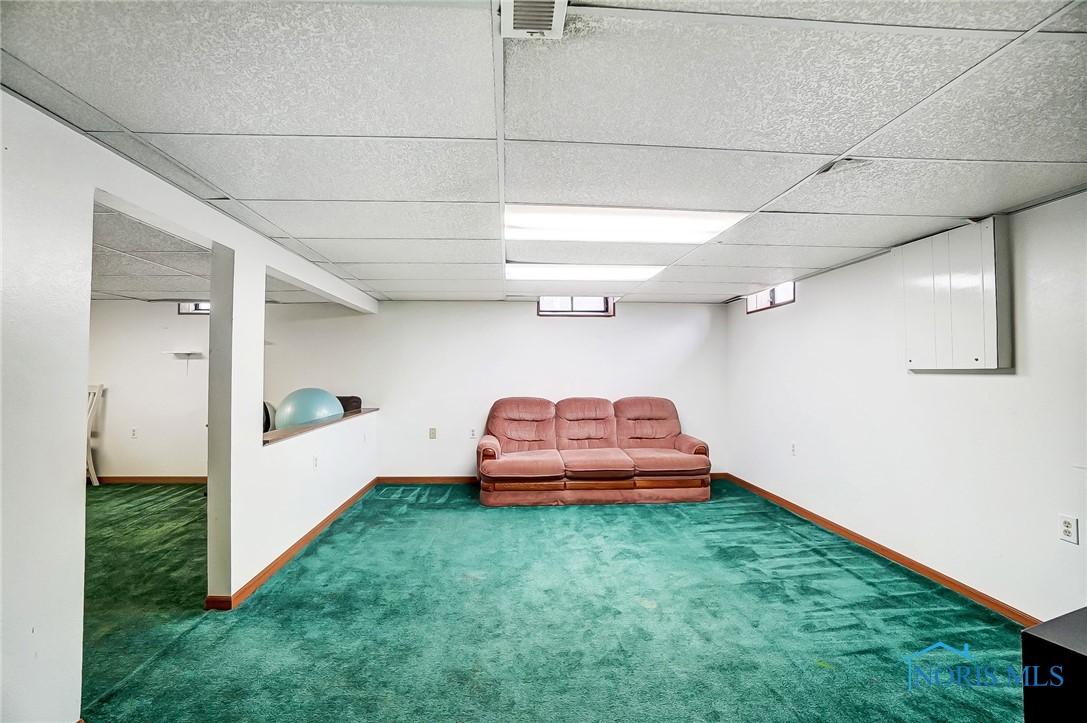 2605 Castleton Avenue, Toledo, Ohio image 31