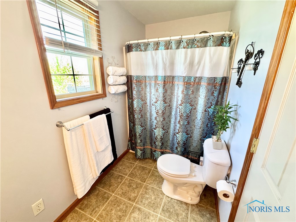 5130 Lake Shore Drive, Defiance, Ohio image 31