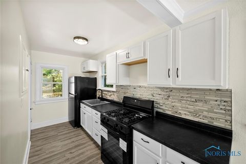 Tiny photo for 1846 Balkan Place, Toledo, OH 43613 (MLS # 6136696)