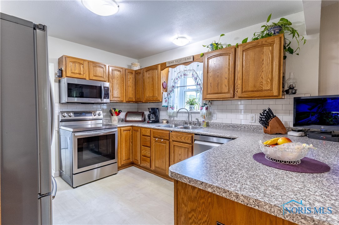 8242 Nebraska Avenue, Toledo, Ohio image 16