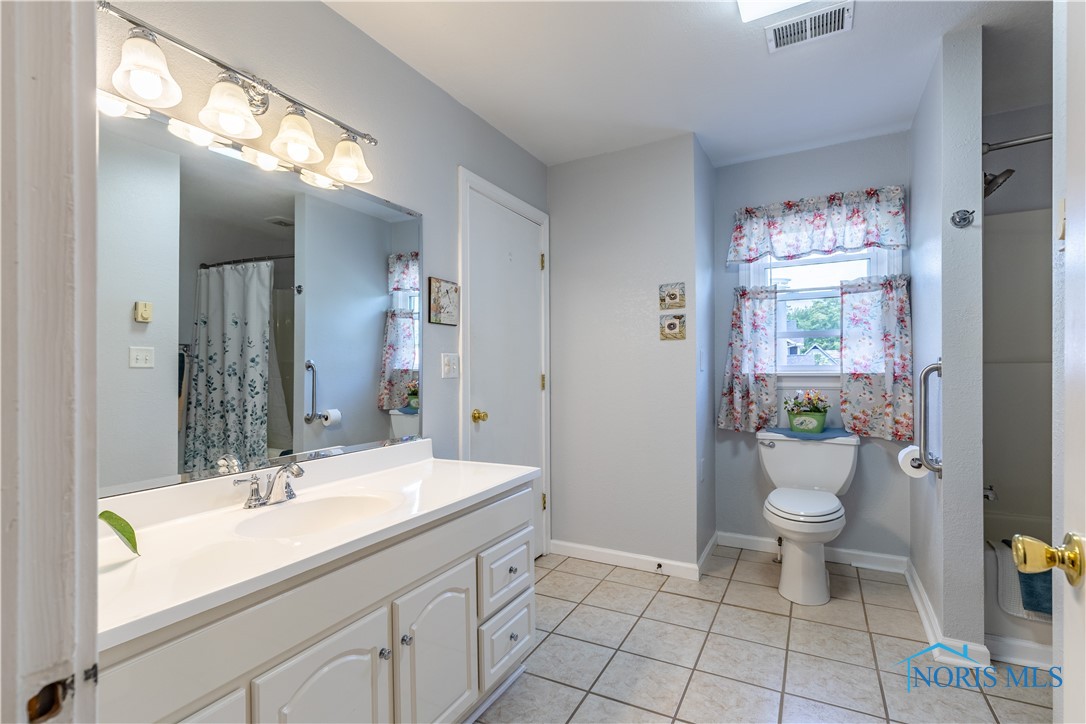 8242 Nebraska Avenue, Toledo, Ohio image 34
