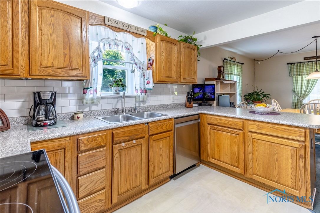 8242 Nebraska Avenue, Toledo, Ohio image 18