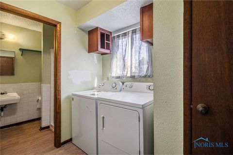 Tiny photo for 215 Hickory Street, Swanton, OH 43558 (MLS # 6136513)