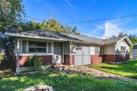 Tiny photo for 215 Hickory Street, Swanton, OH 43558 (MLS # 6136513)