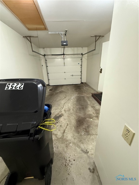 Findlay, Ohio 45840, United States, 2 Bedrooms Bedrooms, ,1 BathroomBathrooms,Residential,Active,12015