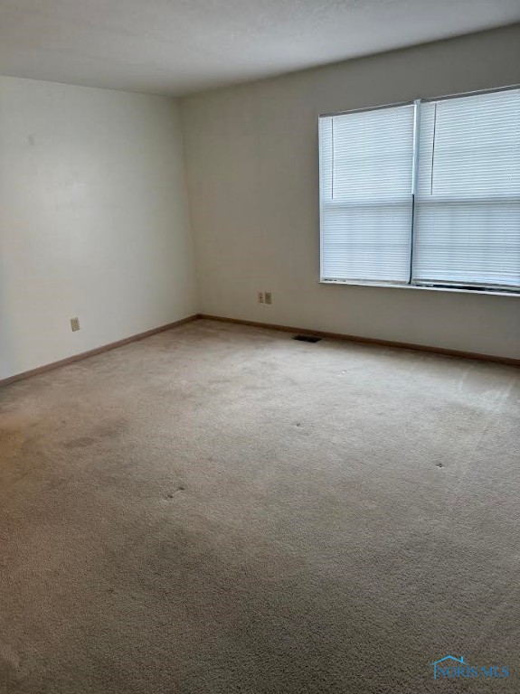Findlay, Ohio 45840, United States, 2 Bedrooms Bedrooms, ,1 BathroomBathrooms,Residential,Active,12015