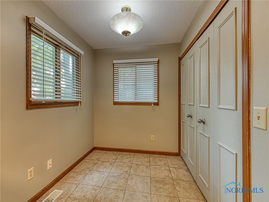 5433 Westcastle Drive #5433, Toledo, Ohio image 6