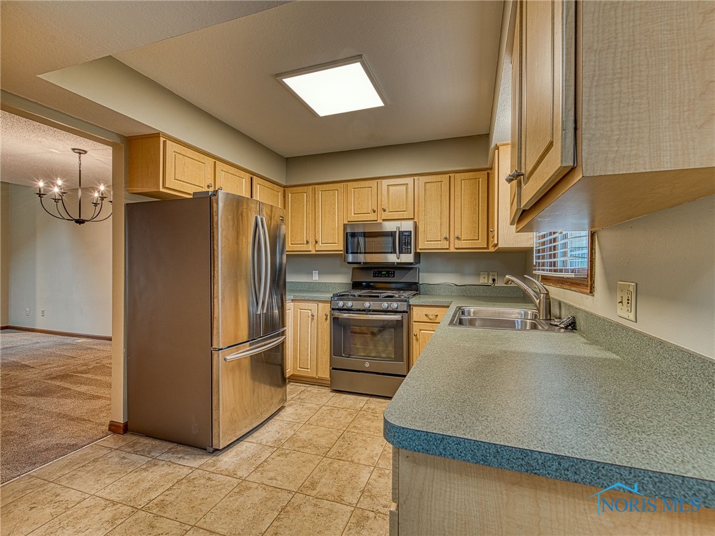 5433 Westcastle Drive #5433, Toledo, Ohio image 3