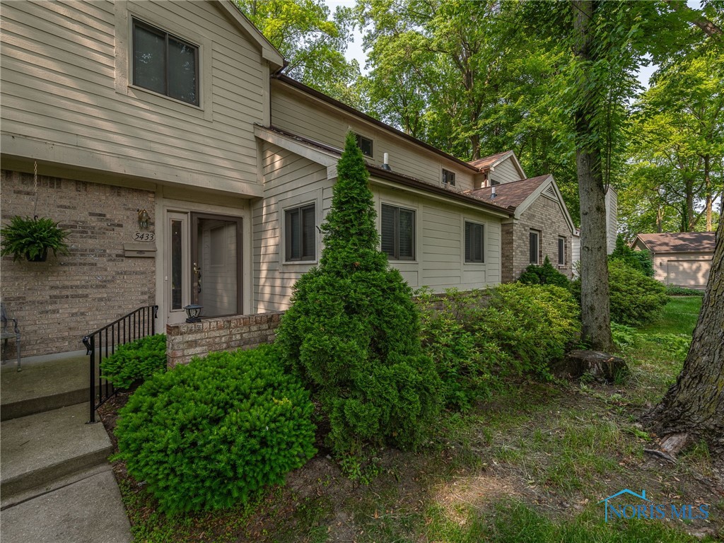 5433 Westcastle Drive #5433, Toledo, Ohio image 1