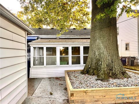 Tiny photo for 940 Francis Avenue, Toledo, OH 43609 (MLS # 6136179)