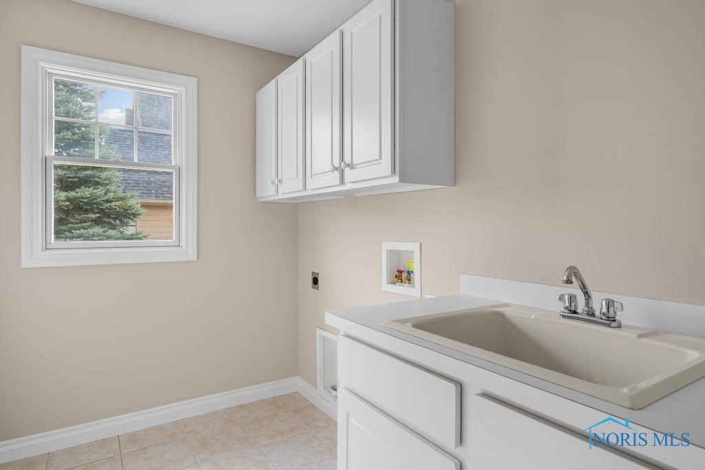 9339 Saint Angelas Way, Sylvania, Ohio image 38