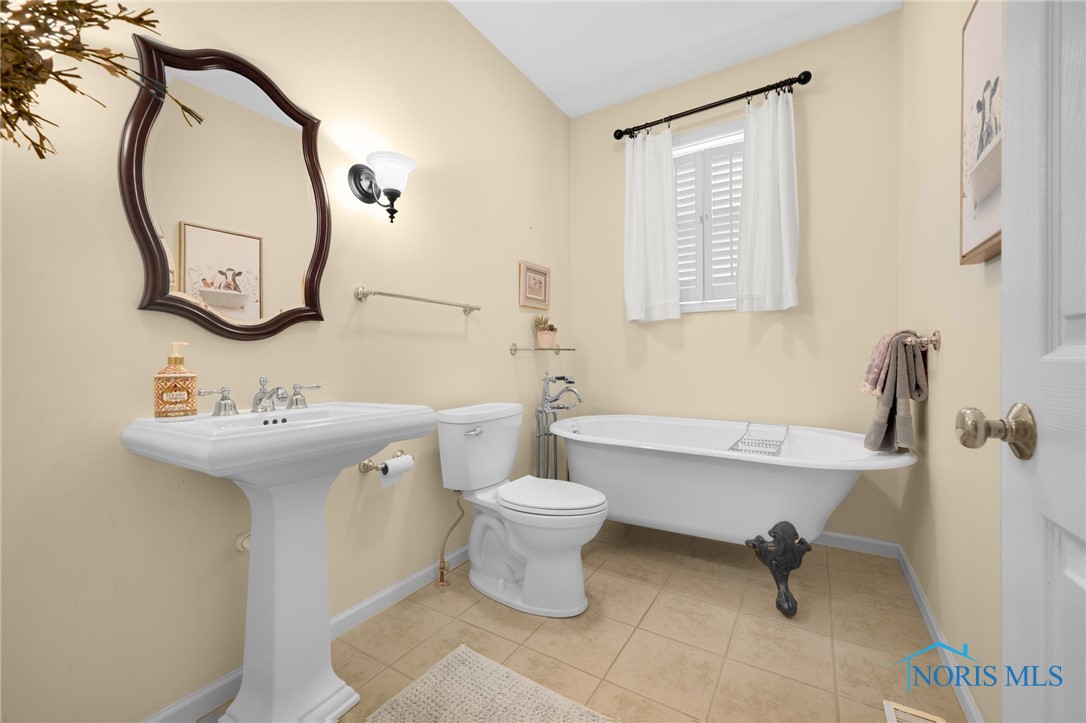 30406 Cedar Valley Drive, Northwood, Ohio image 16