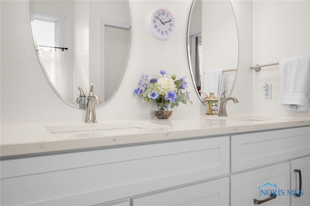 30406 Cedar Valley Drive, Northwood, Ohio image 24