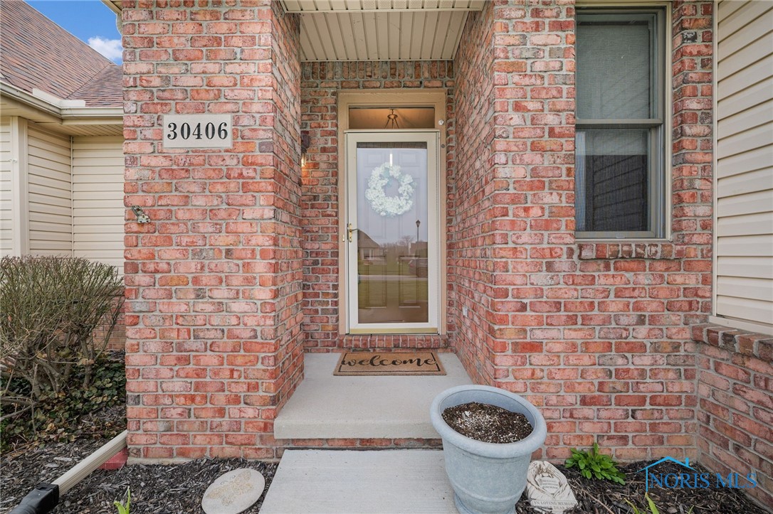 30406 Cedar Valley Drive, Northwood, Ohio image 4