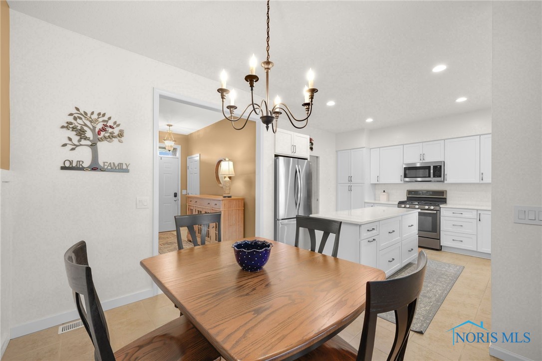 30406 Cedar Valley Drive, Northwood, Ohio image 11