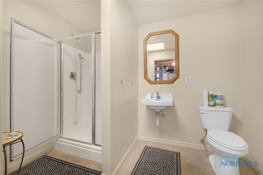 30406 Cedar Valley Drive, Northwood, Ohio image 17