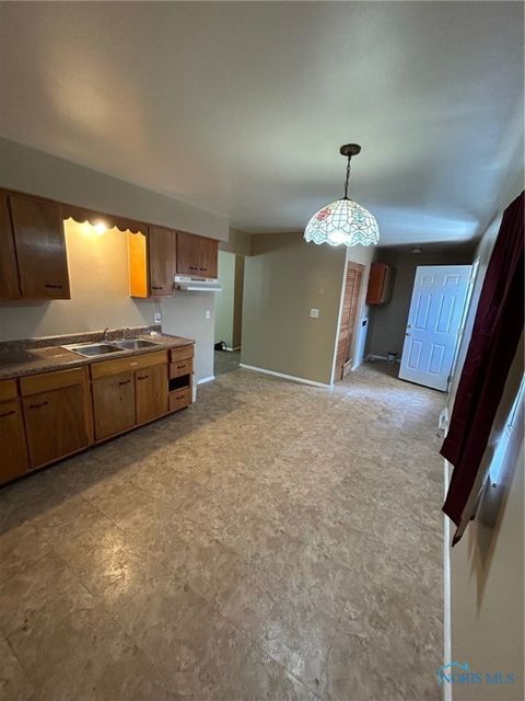 Tiny photo for 2604 Arletta Street, Toledo, OH 43613 (MLS # 6136207)