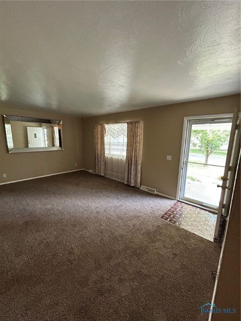 Tiny photo for 2604 Arletta Street, Toledo, OH 43613 (MLS # 6136207)