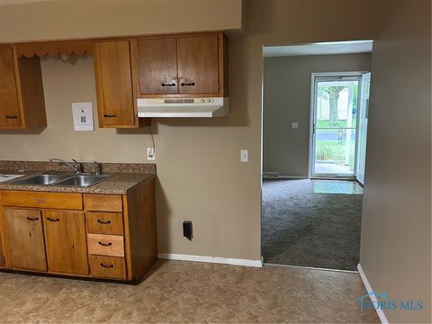 Tiny photo for 2604 Arletta Street, Toledo, OH 43613 (MLS # 6136207)