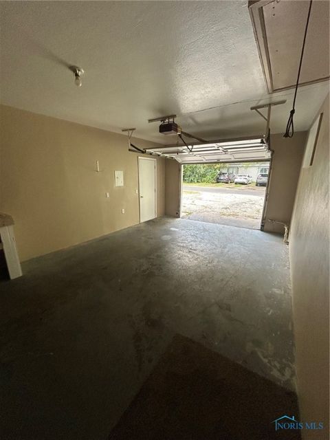 Tiny photo for 2604 Arletta Street, Toledo, OH 43613 (MLS # 6136207)