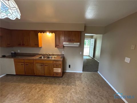 Tiny photo for 2604 Arletta Street, Toledo, OH 43613 (MLS # 6136207)