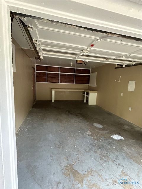 Tiny photo for 2604 Arletta Street, Toledo, OH 43613 (MLS # 6136207)