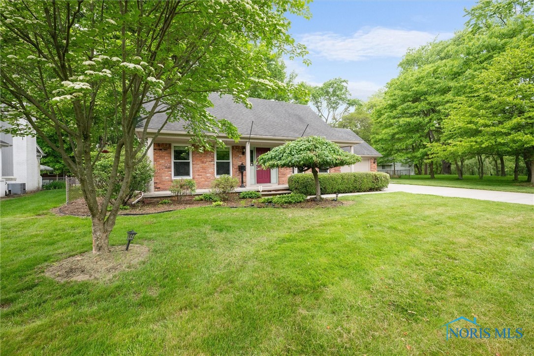 1956 Thornapple Drive, Toledo, Ohio image 2