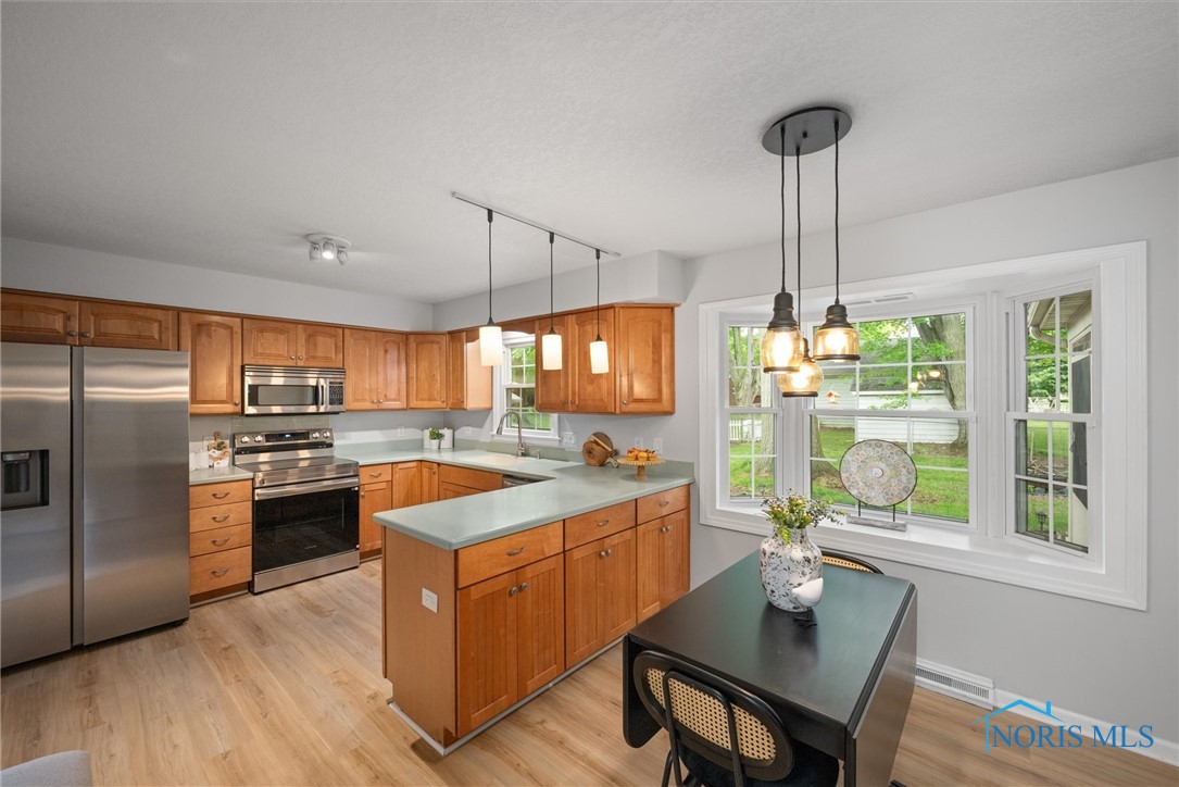 1956 Thornapple Drive, Toledo, Ohio image 17