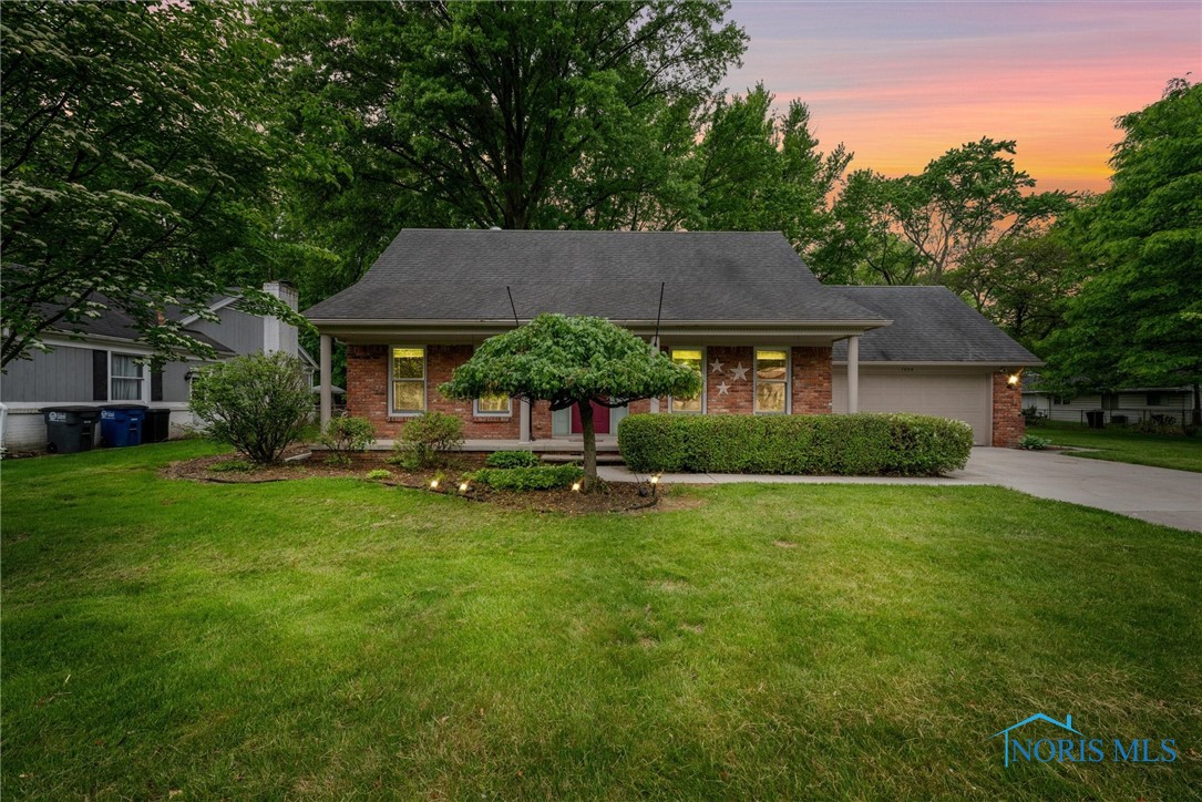 1956 Thornapple Drive, Toledo, Ohio image 1