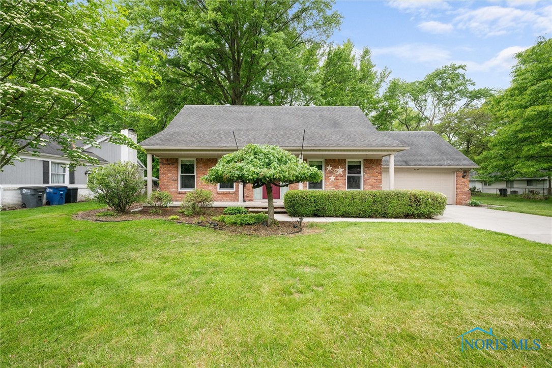 1956 Thornapple Drive, Toledo, Ohio image 3