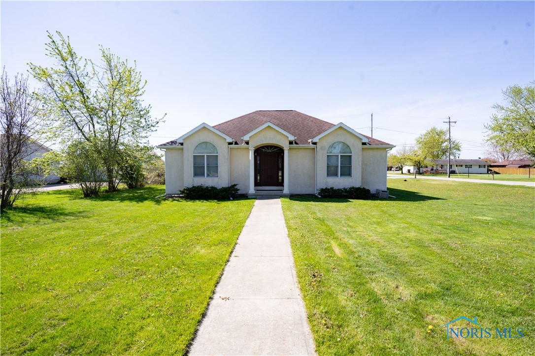 1908 Riverview Drive, Defiance, Ohio image 2