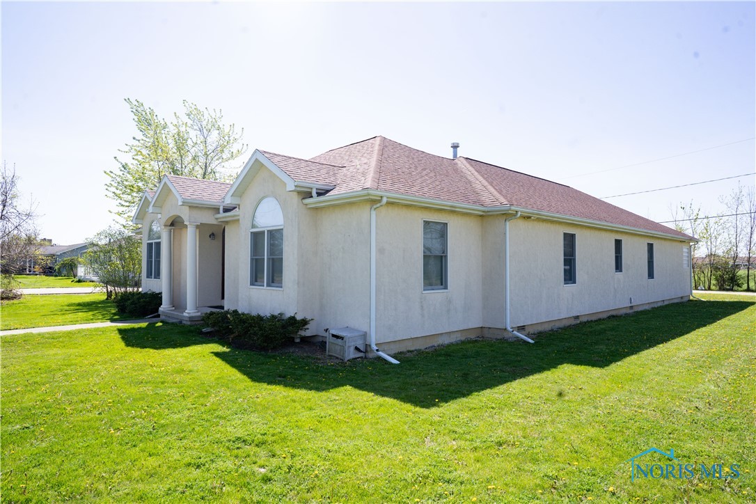 1908 Riverview Drive, Defiance, Ohio image 4