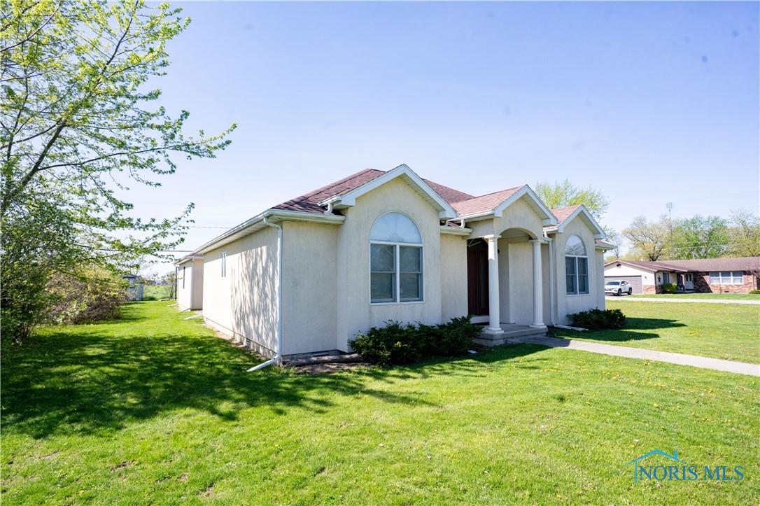 1908 Riverview Drive, Defiance, Ohio image 3