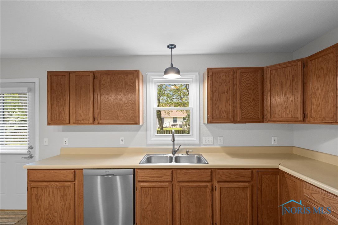 1141 Oriole Drive, Bowling Green, Ohio image 16