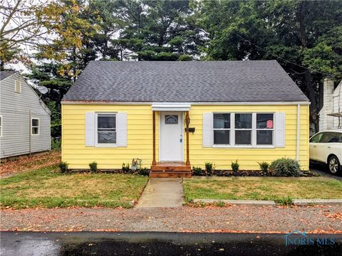 Photo of 1019 Cedar Avenue, Findlay, OH 45840 (MLS # 6136010)