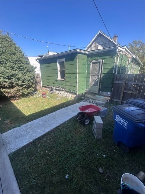 Tiny photo for 2751 Lagrange Street, Toledo, OH 43608 (MLS # 6136767)