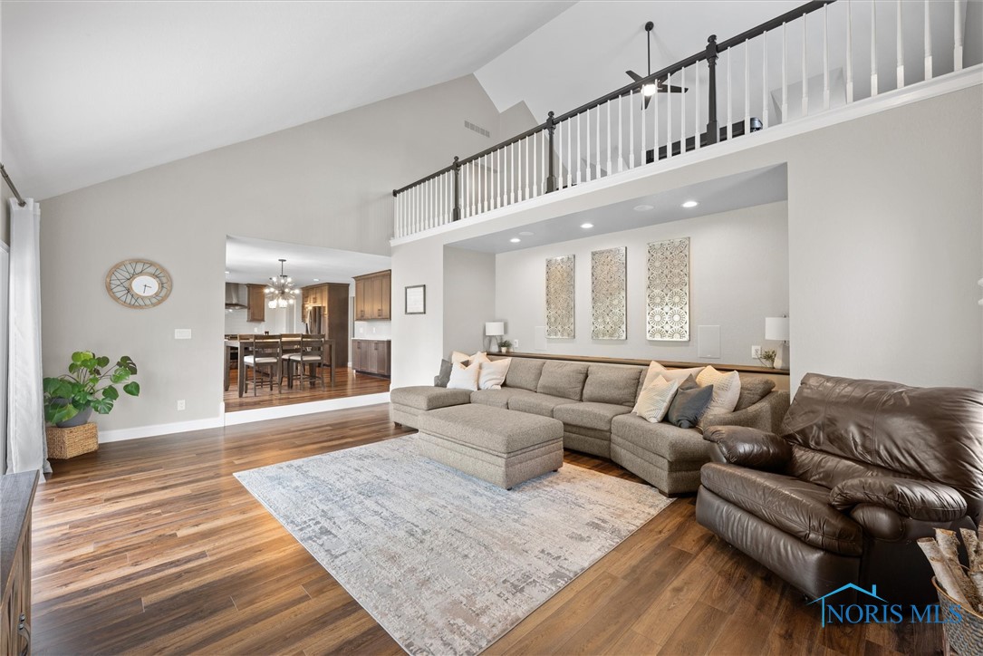 1135 Pimlico Park, Holland, Ohio image 23