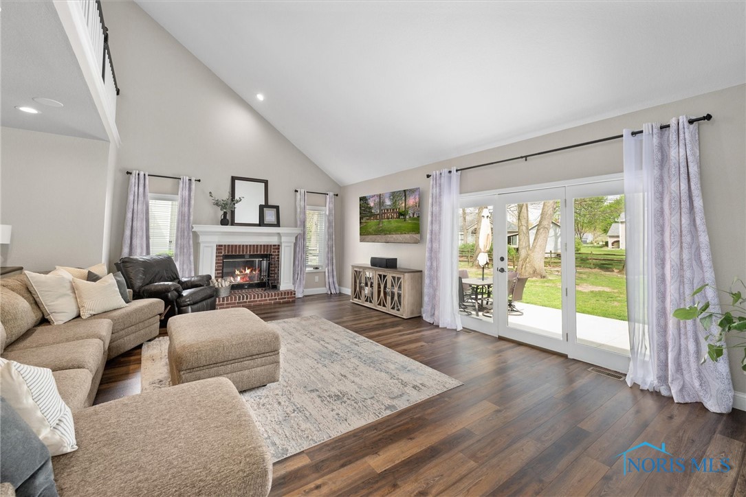1135 Pimlico Park, Holland, Ohio image 21