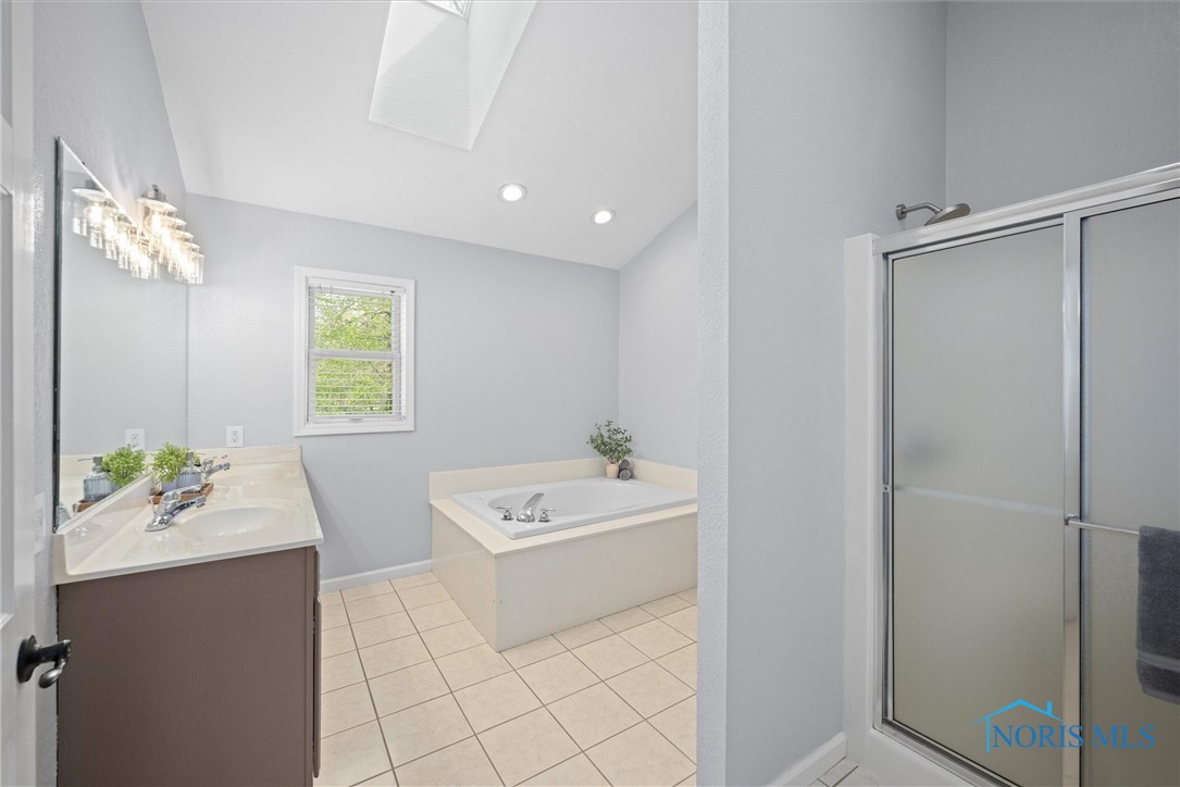 1135 Pimlico Park, Holland, Ohio image 30