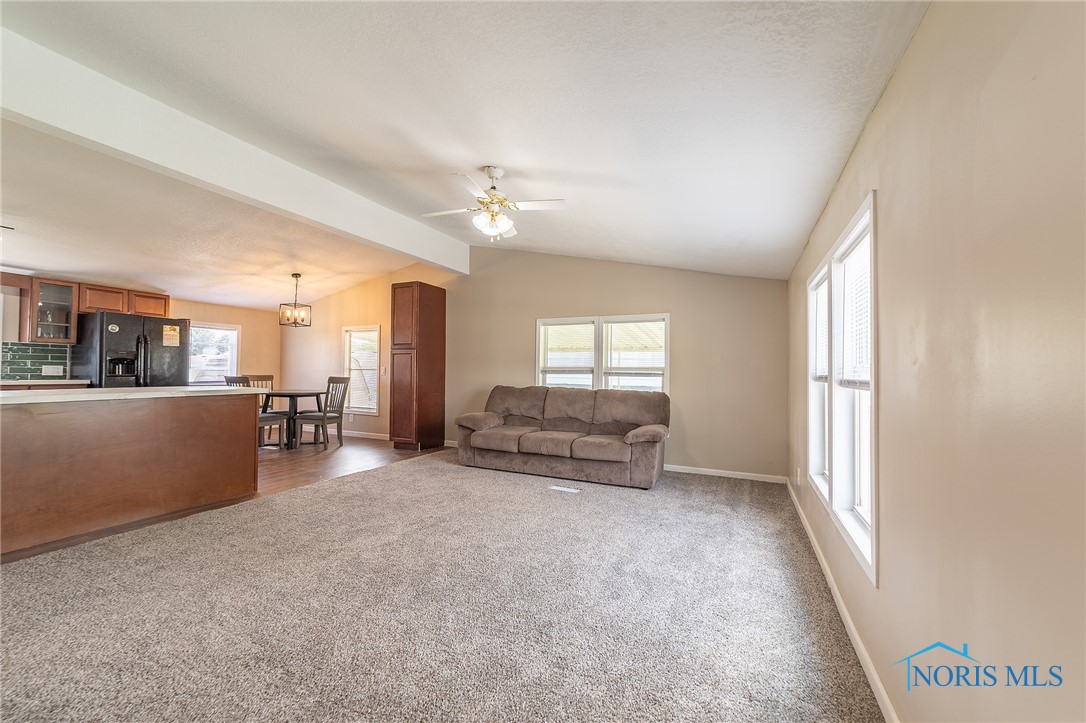 1303 Chateau Circle #60, Findlay, Ohio image 9