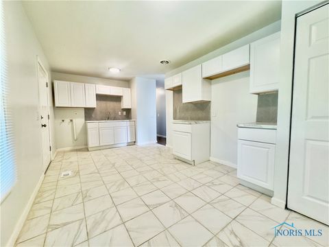 Tiny photo for 3511 N Erie Street, Toledo, OH 43611 (MLS # 6136382)