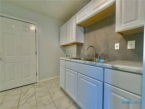 Tiny photo for 3511 N Erie Street, Toledo, OH 43611 (MLS # 6136382)