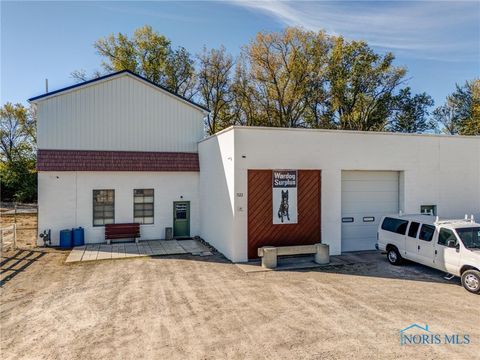 Photo of 322 Illinois Avenue, Maumee, OH 43537 (MLS # 6121775)