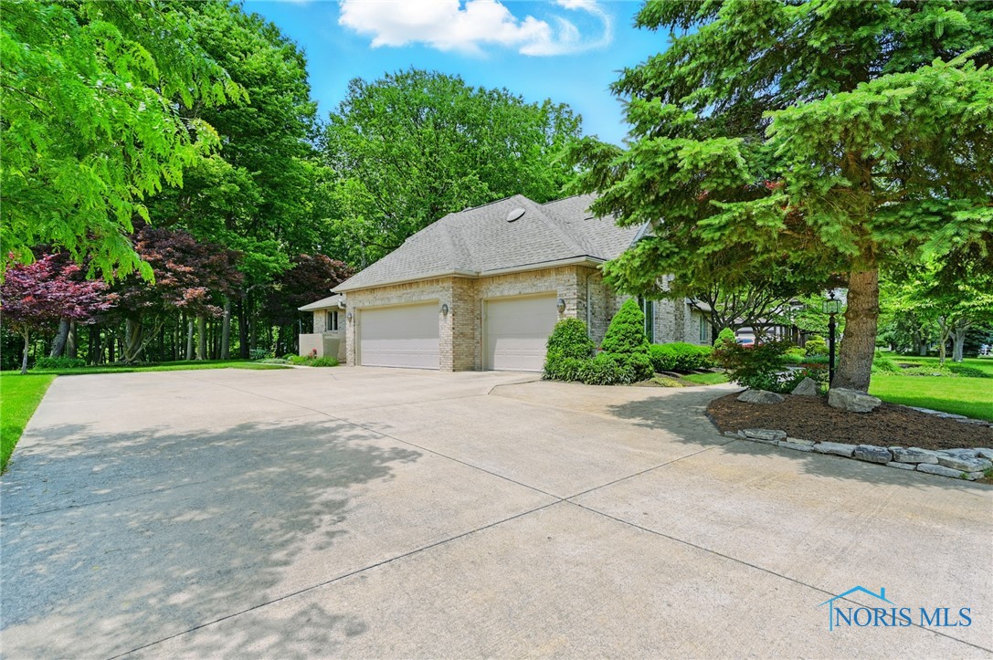436 Scarlet Oak Drive, Findlay, Ohio image 3