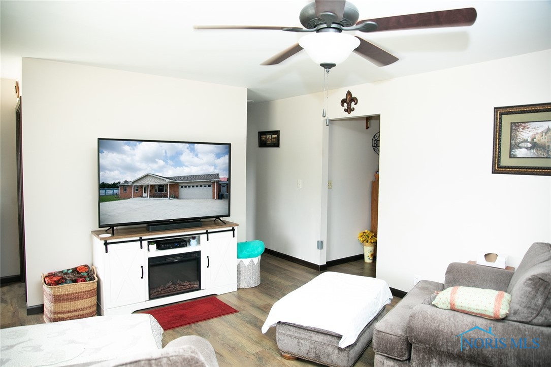 1121 W Main Cross Street, Findlay, Ohio image 3