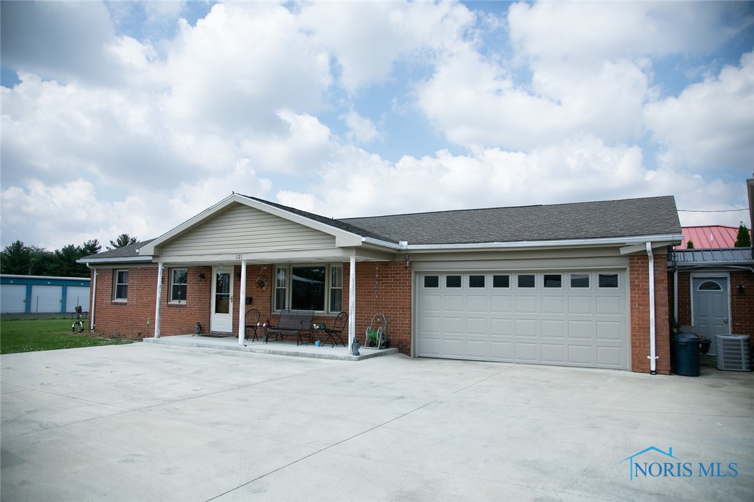 1121 W Main Cross Street, Findlay, Ohio image 1