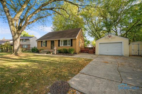 Tiny photo for 930 Scott Street, Maumee, OH 43537 (MLS # 6136646)