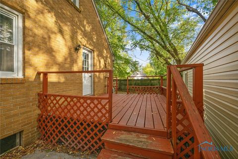 Tiny photo for 930 Scott Street, Maumee, OH 43537 (MLS # 6136646)