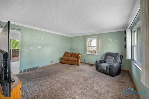 Tiny photo for 930 Scott Street, Maumee, OH 43537 (MLS # 6136646)