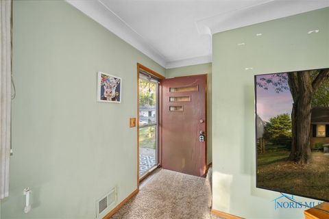 Tiny photo for 930 Scott Street, Maumee, OH 43537 (MLS # 6136646)